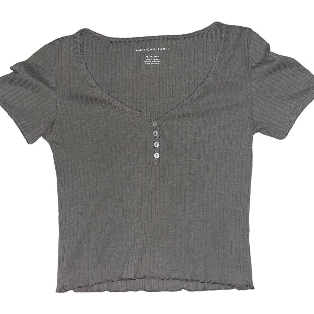 Army green AMERICAN EAGLE OUTFITTERS slightly cropped top XS